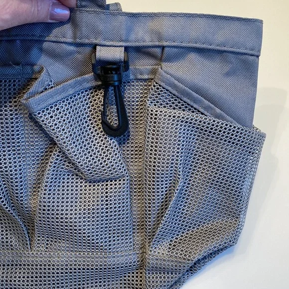 Portable Mesh Shower Dorm Caddy Tote Hanging Toiletry Bath Organizer with Clip - Picture 3 of 9